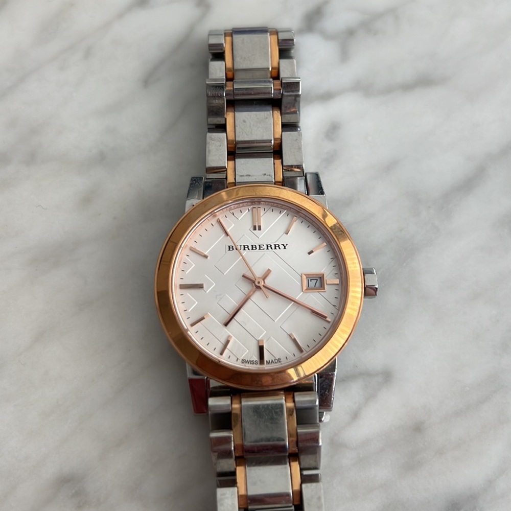Pre loved Burberry two tone watch - Picture 2 of 3